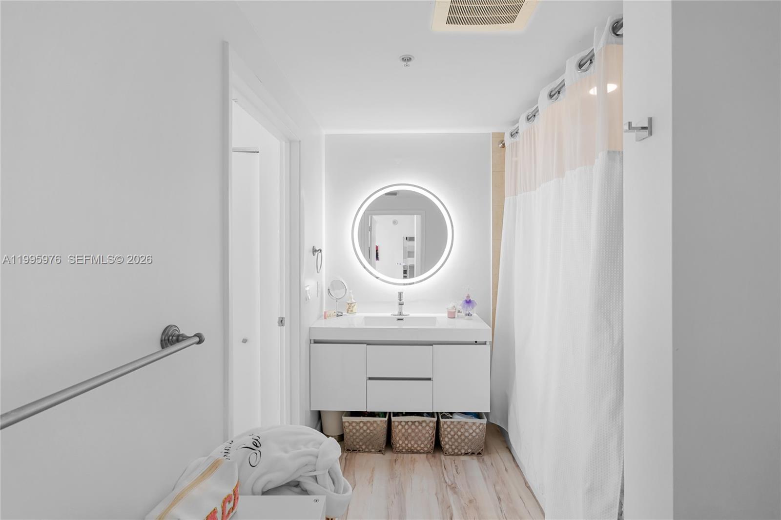 IVY CONDO - Residential Lease