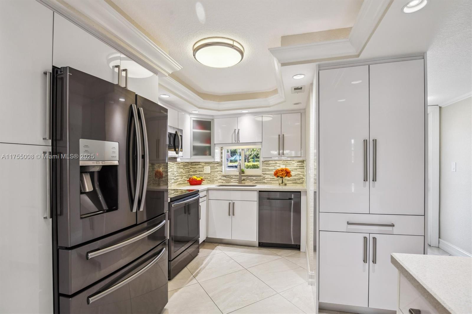 HOLLYBROOK GOLF AND TENNIS - Residential