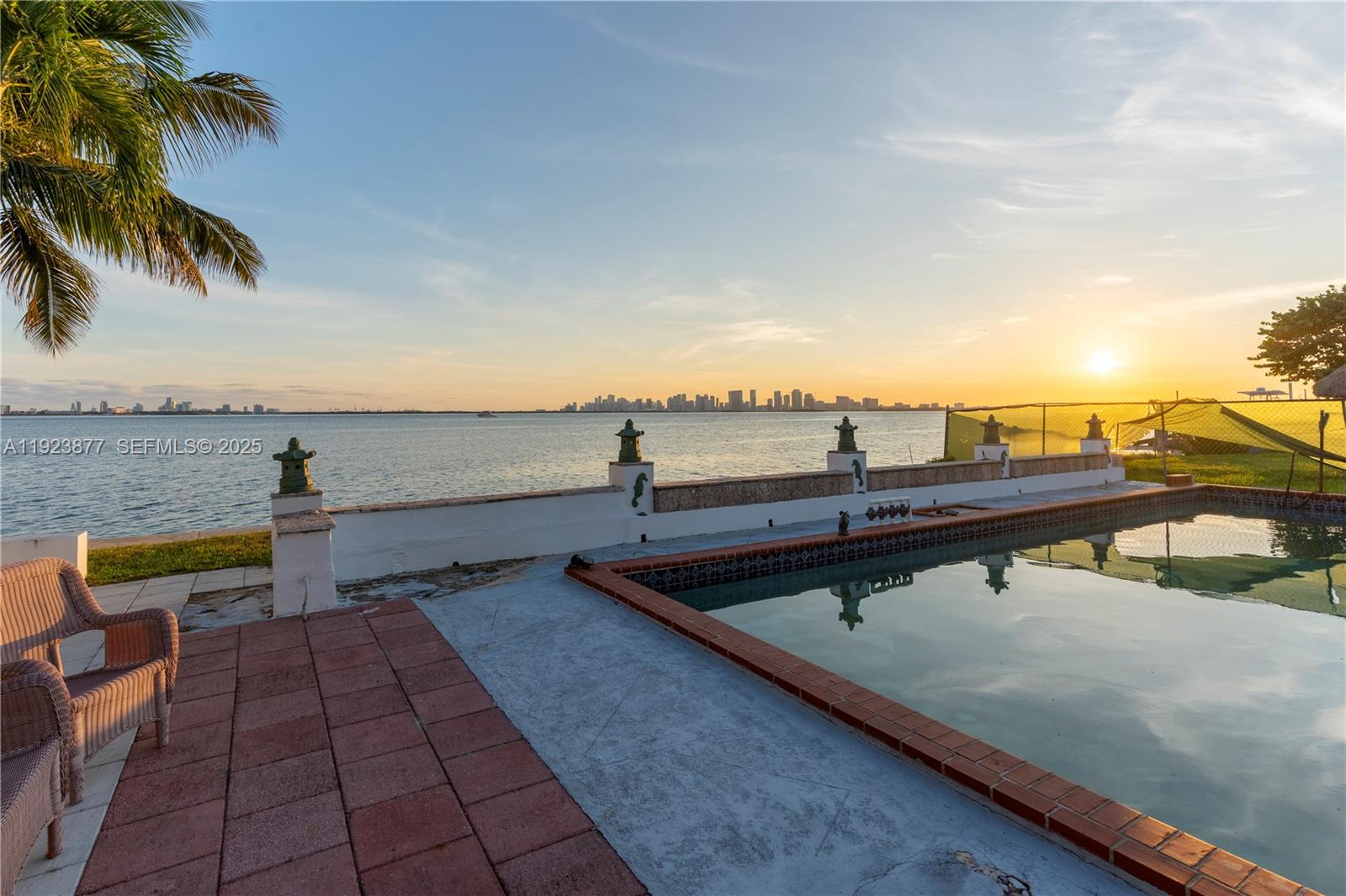 TREASURE ISLAND - Land