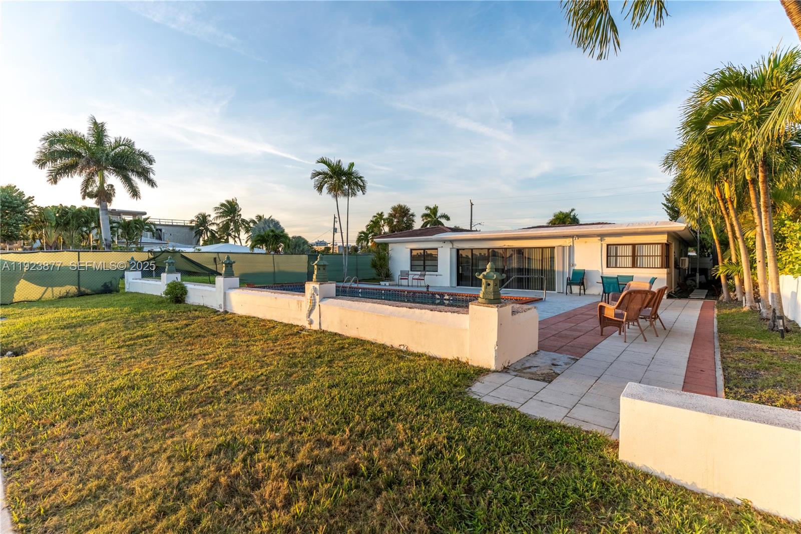 TREASURE ISLAND - Land