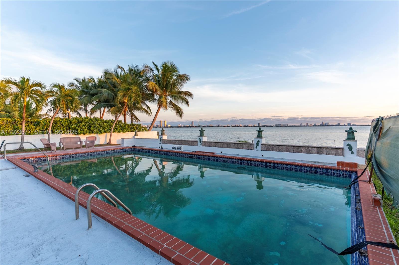 TREASURE ISLAND - Land