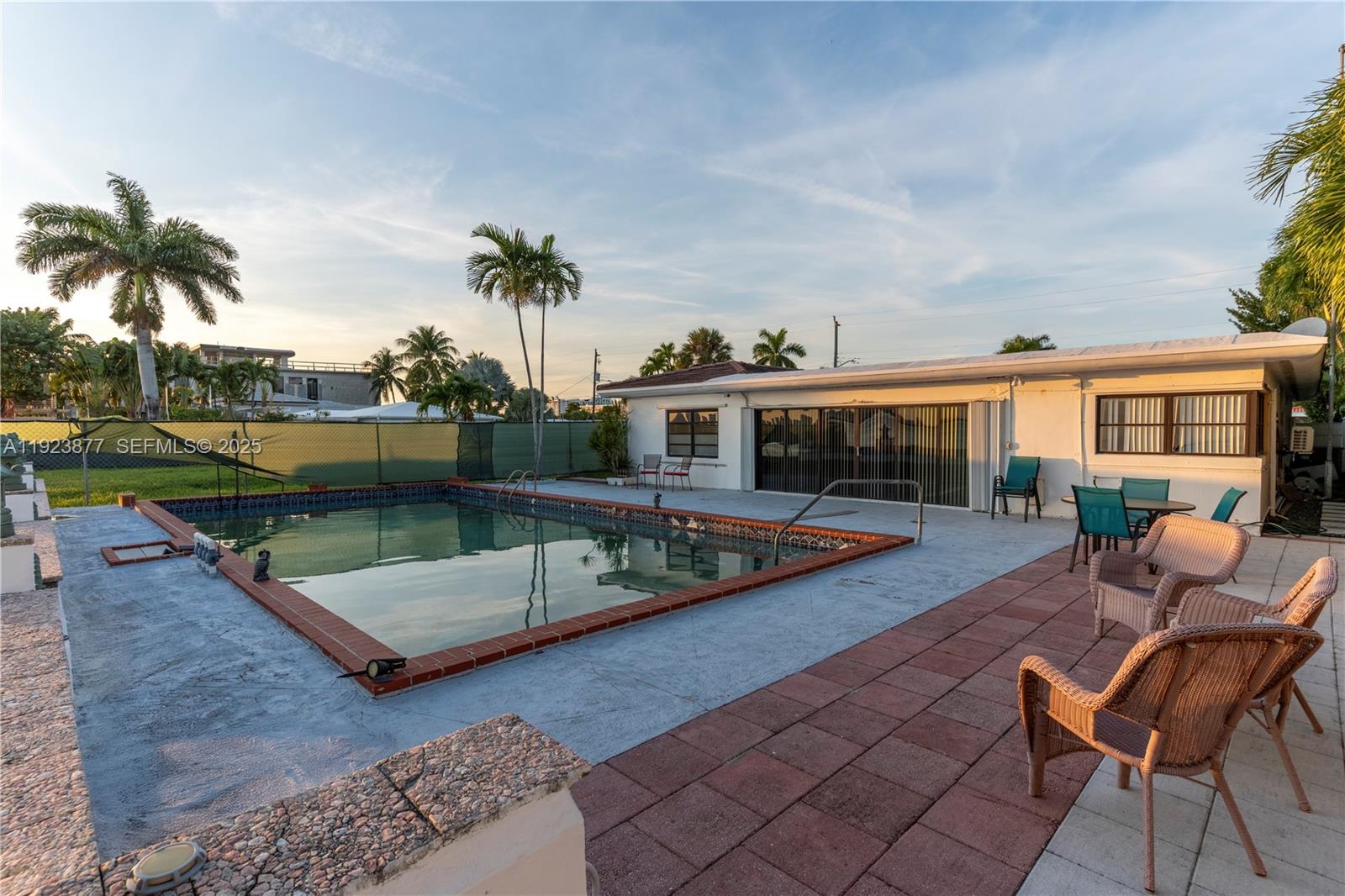 TREASURE ISLAND - Land