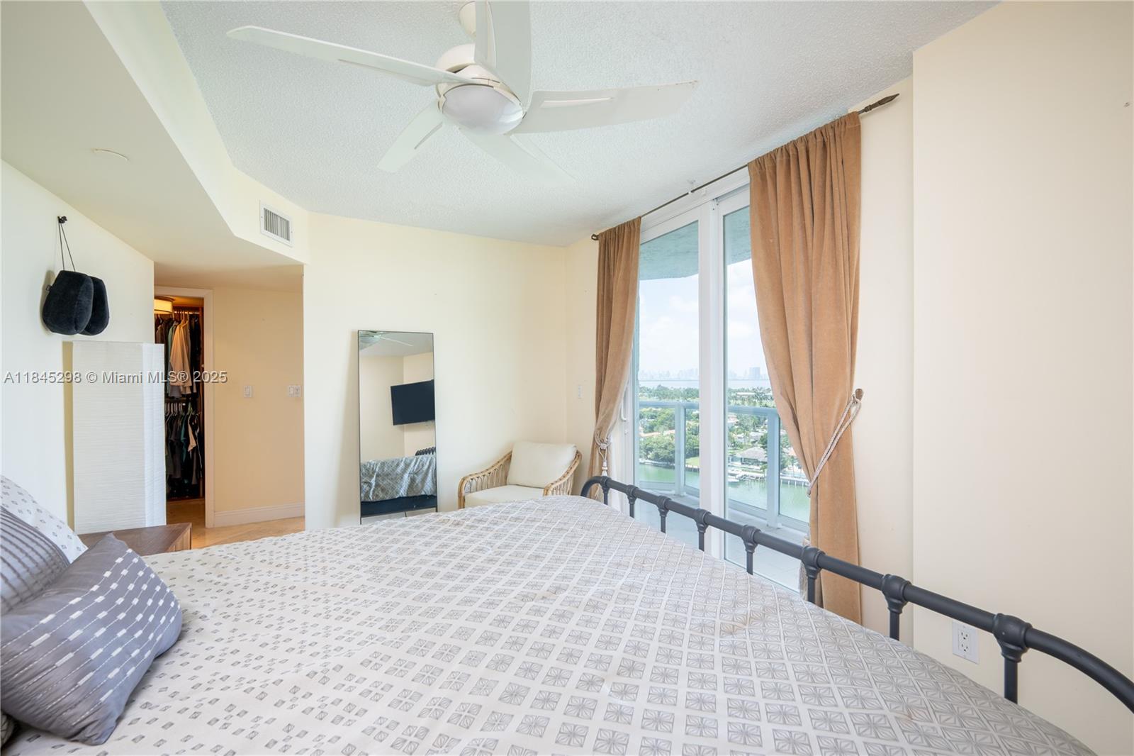 THE GRANDVIEW CONDO - Residential