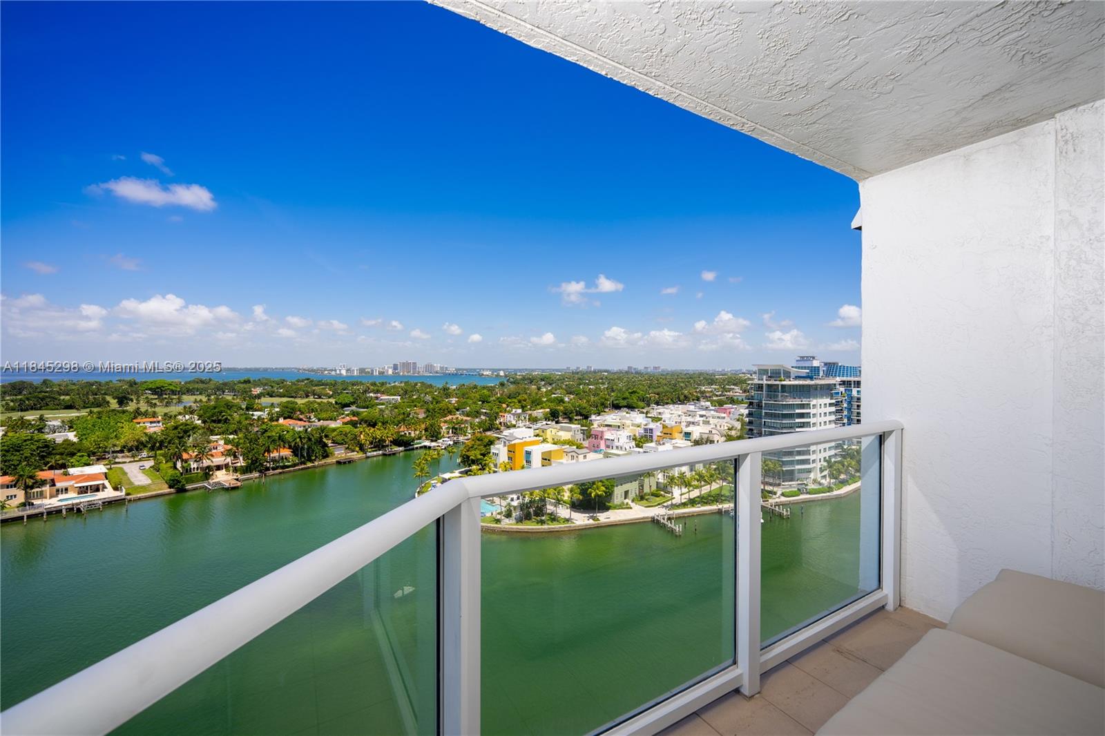 5900 Collins Ave 1701