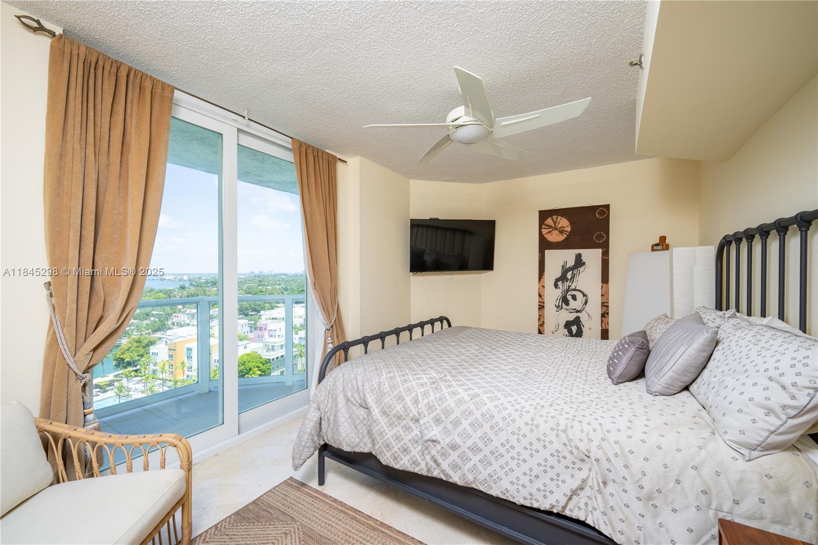 THE GRANDVIEW CONDO - Residential