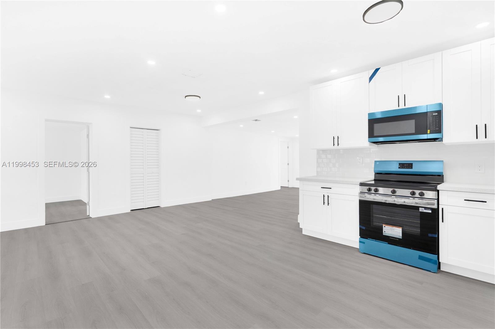 RICHMOND HEIGHTS - Residential