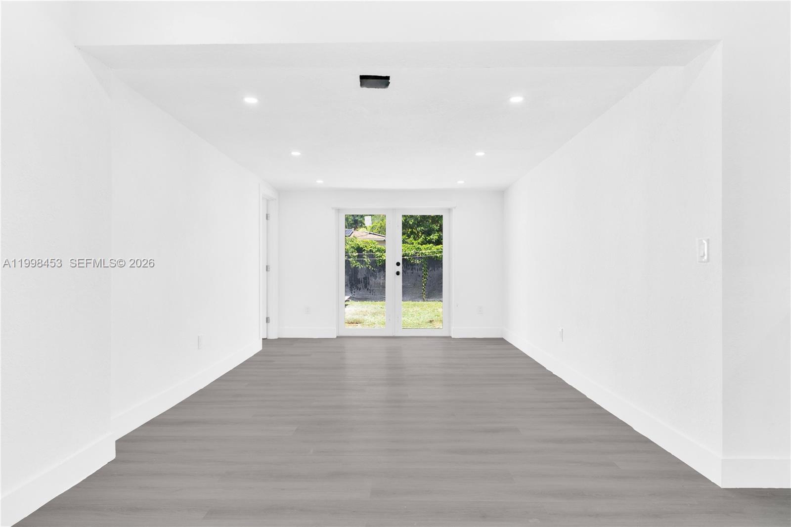 RICHMOND HEIGHTS - Residential