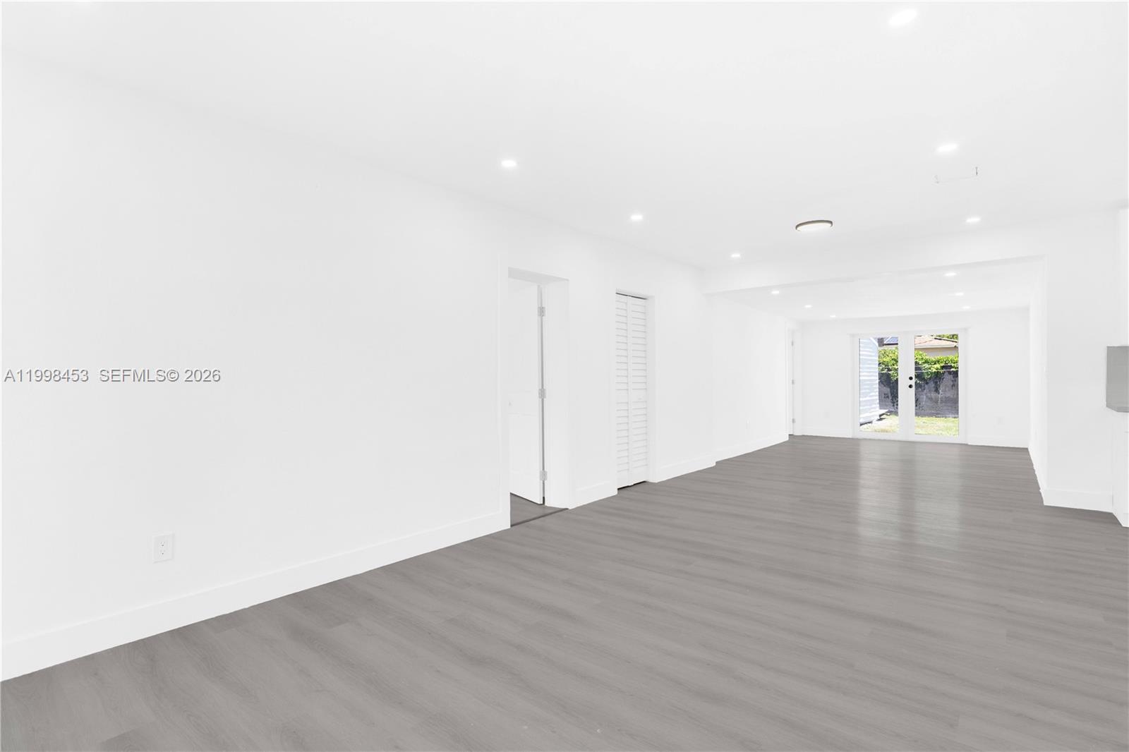 RICHMOND HEIGHTS - Residential