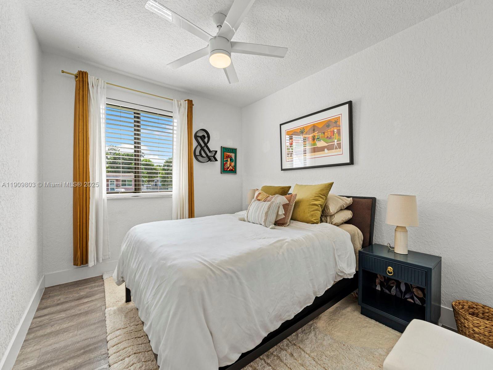 JILLSHAR-DARRYLCAR - Residential