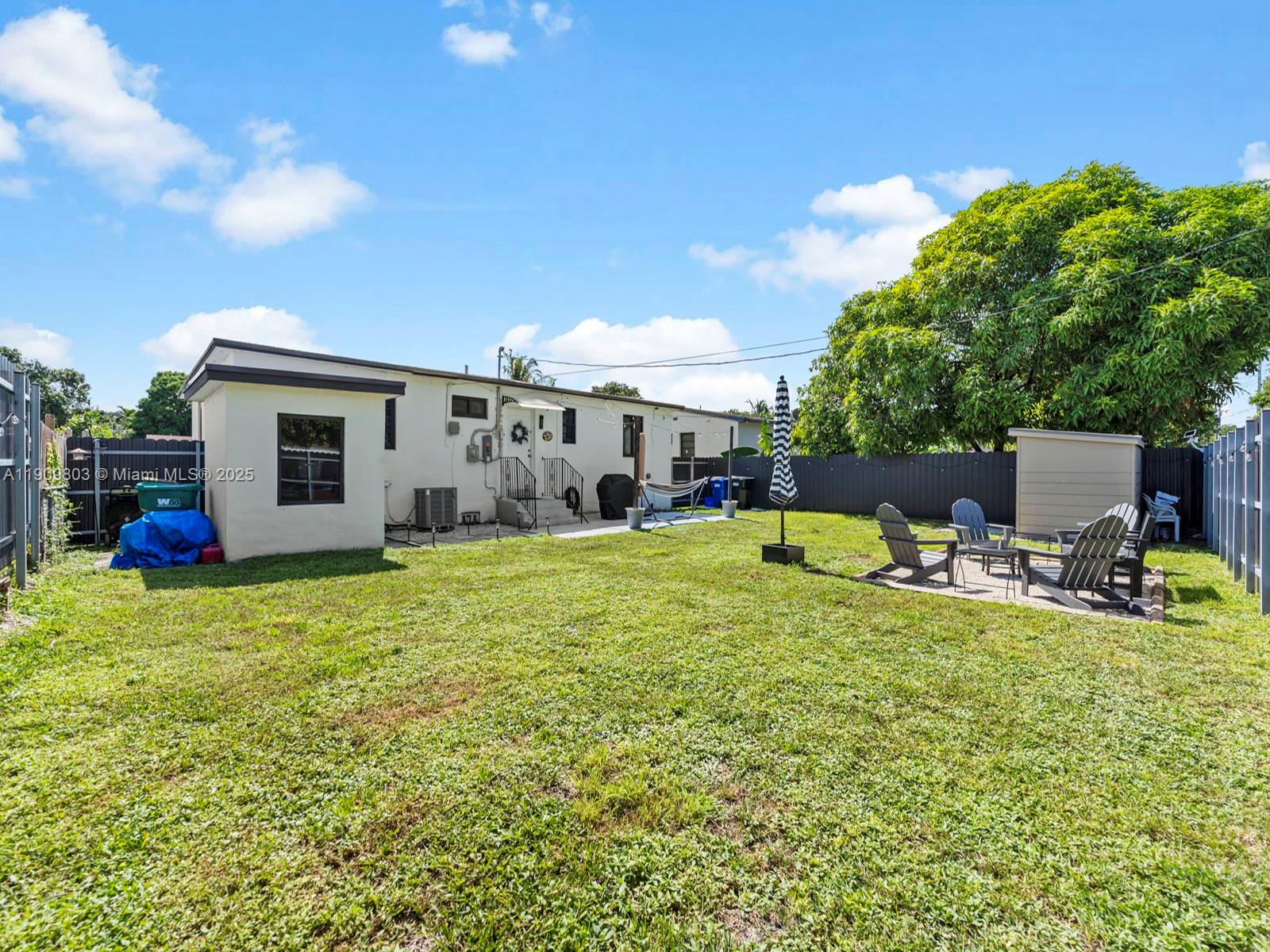 JILLSHAR-DARRYLCAR - Residential