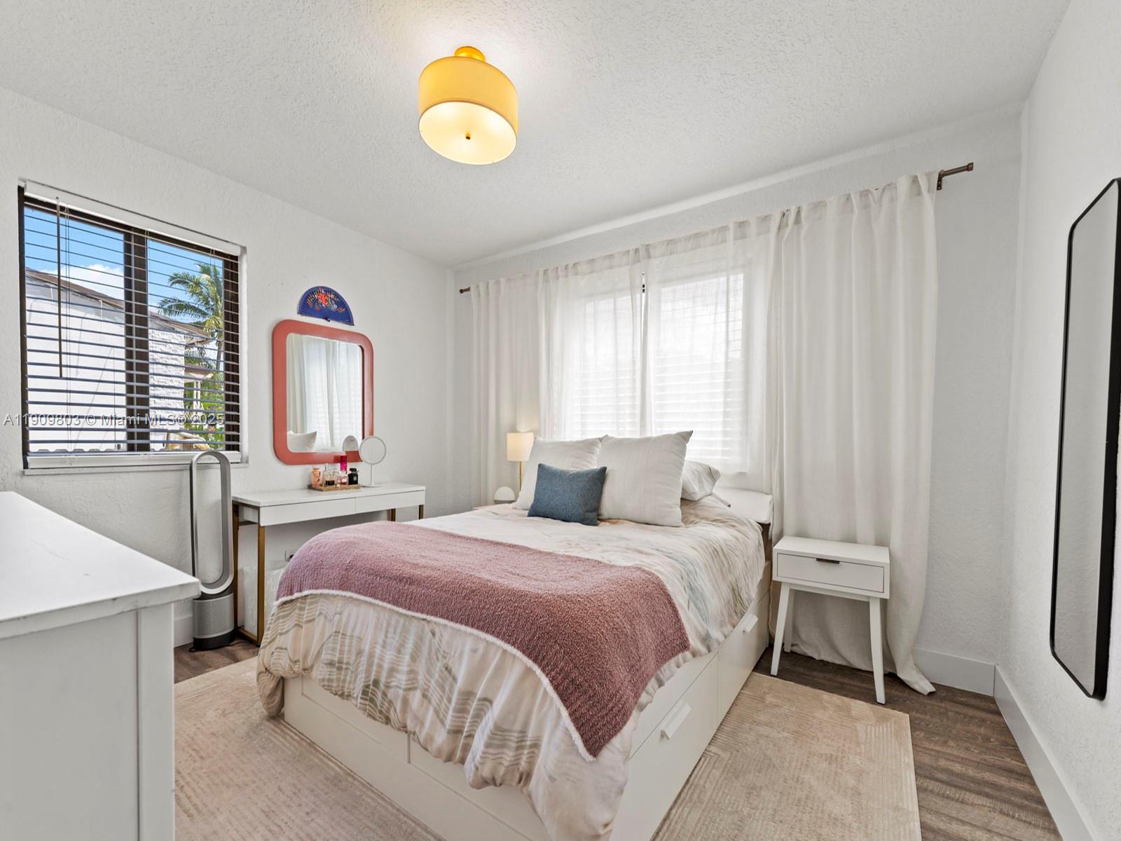 JILLSHAR-DARRYLCAR - Residential