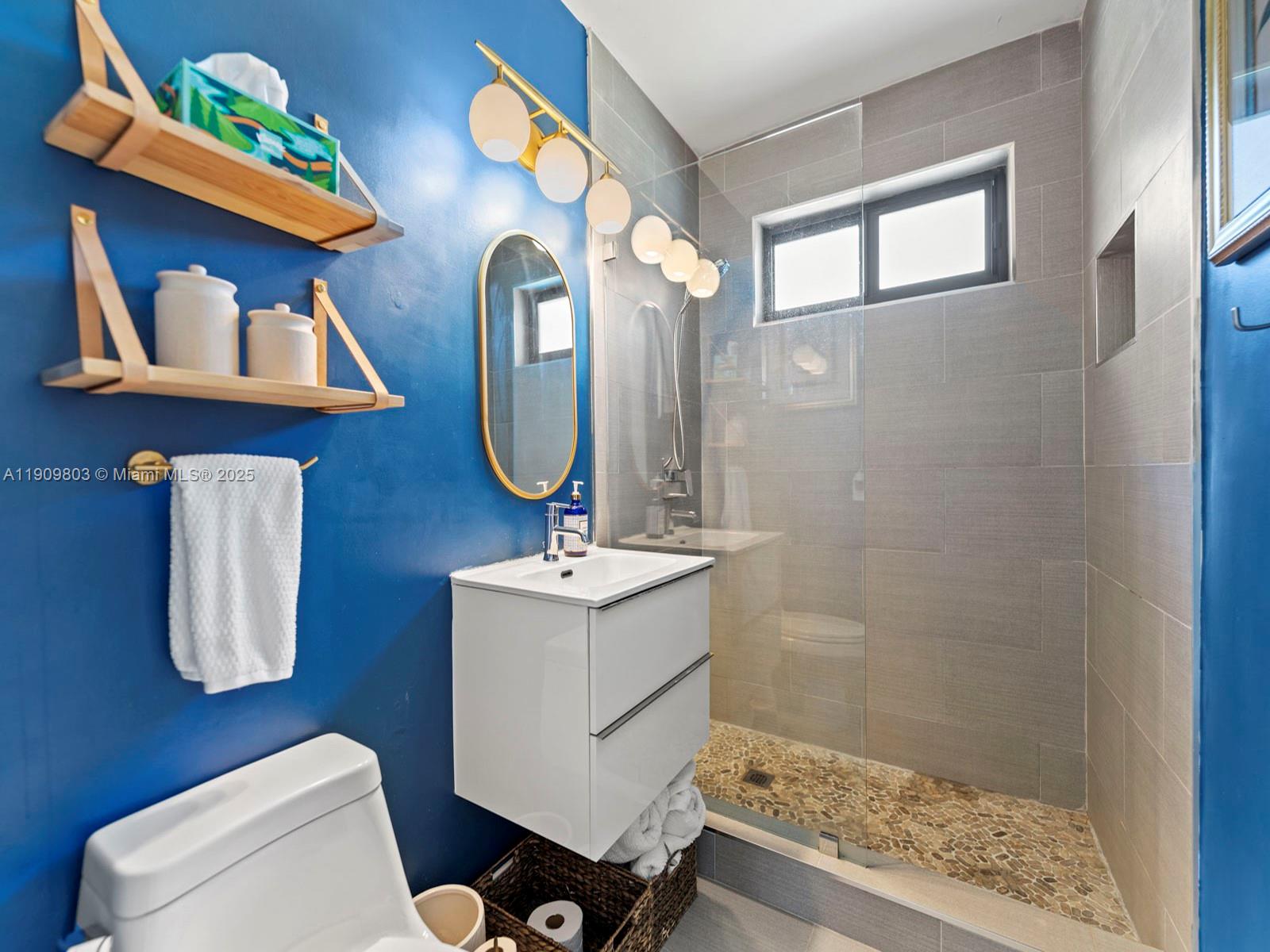 JILLSHAR-DARRYLCAR - Residential