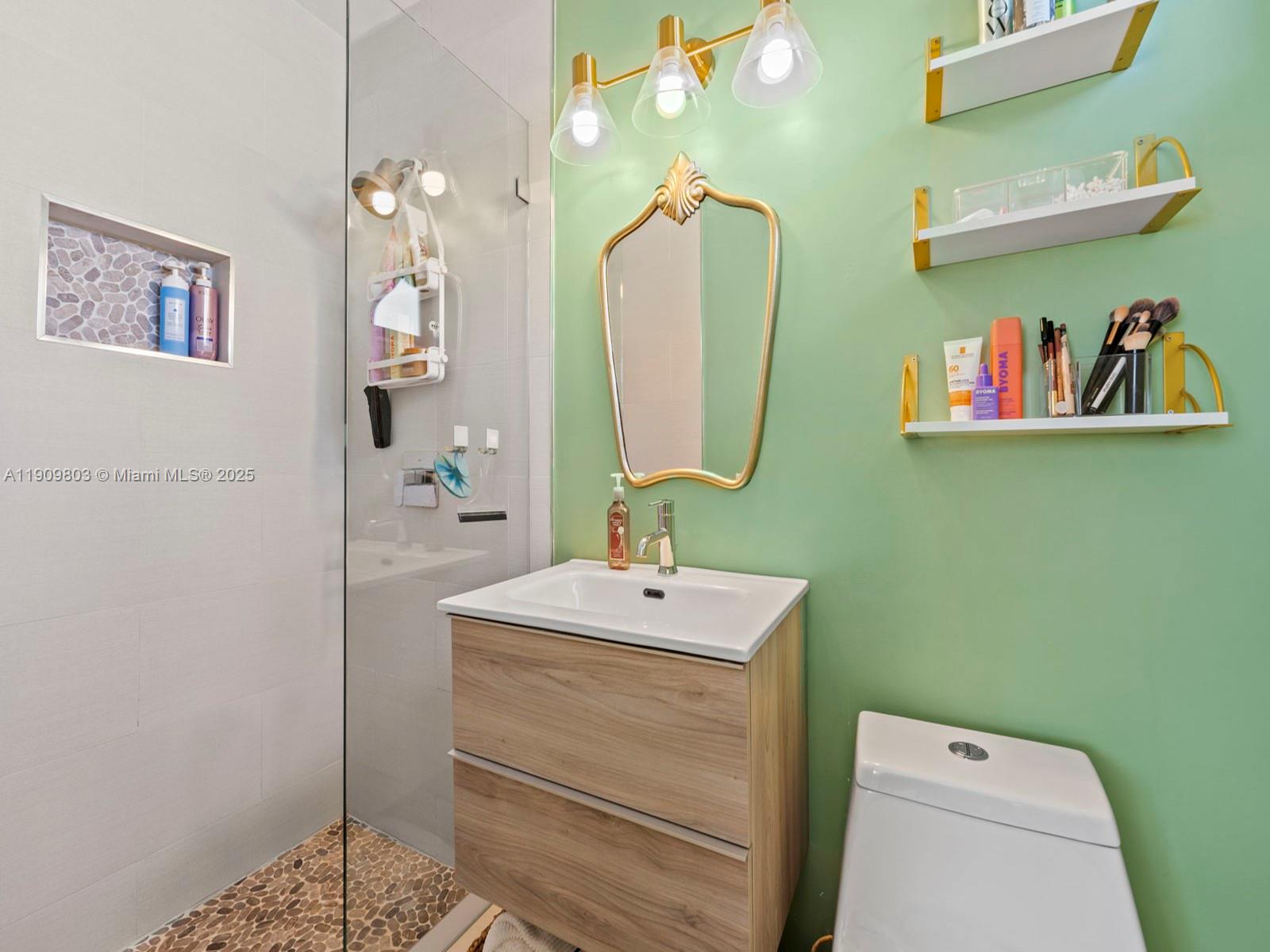 JILLSHAR-DARRYLCAR - Residential