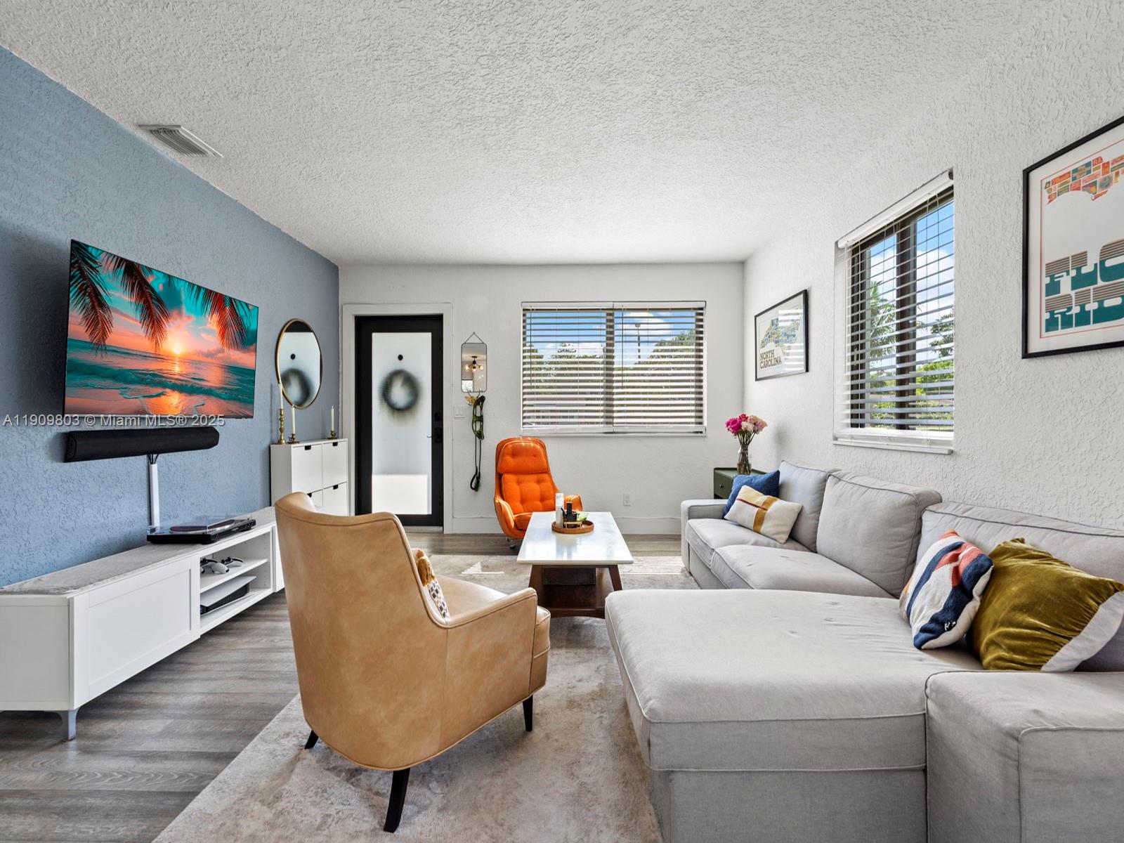 JILLSHAR-DARRYLCAR - Residential