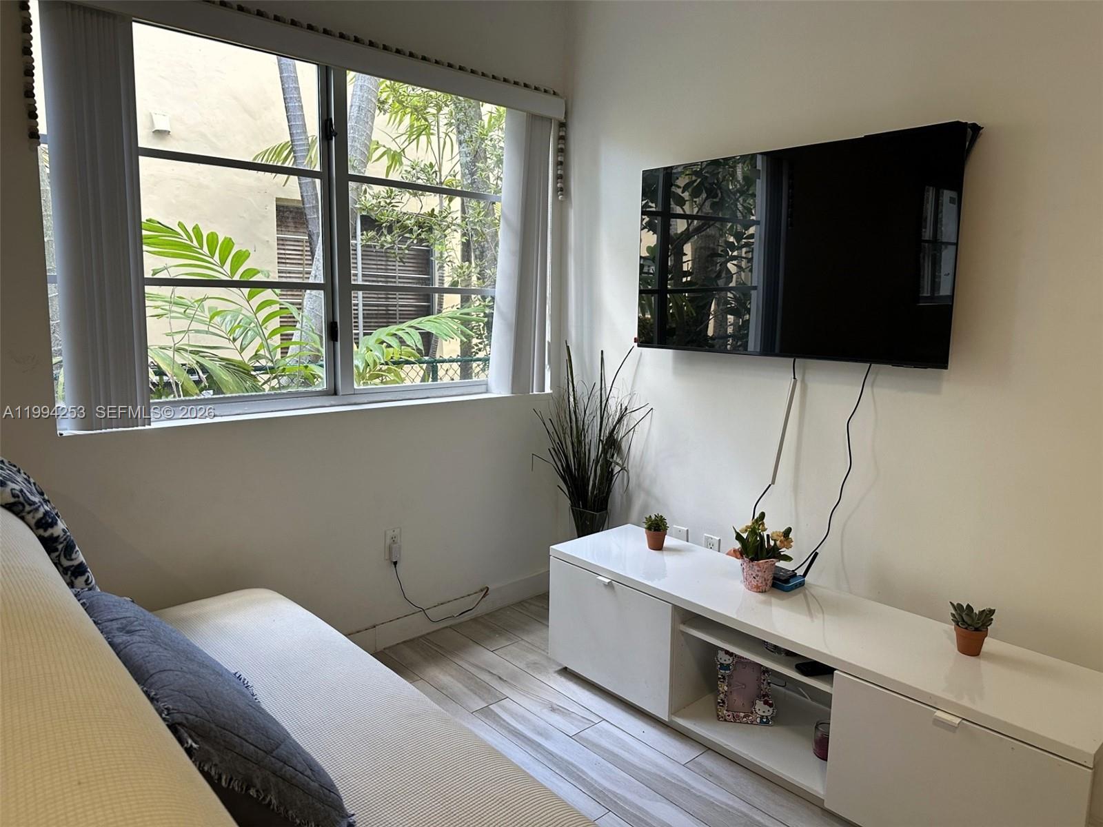 1560 Meridian Ave 103