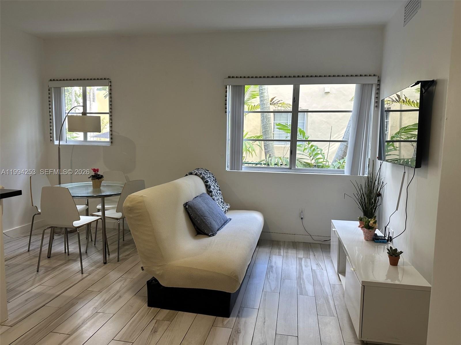 1560 Meridian Ave 103