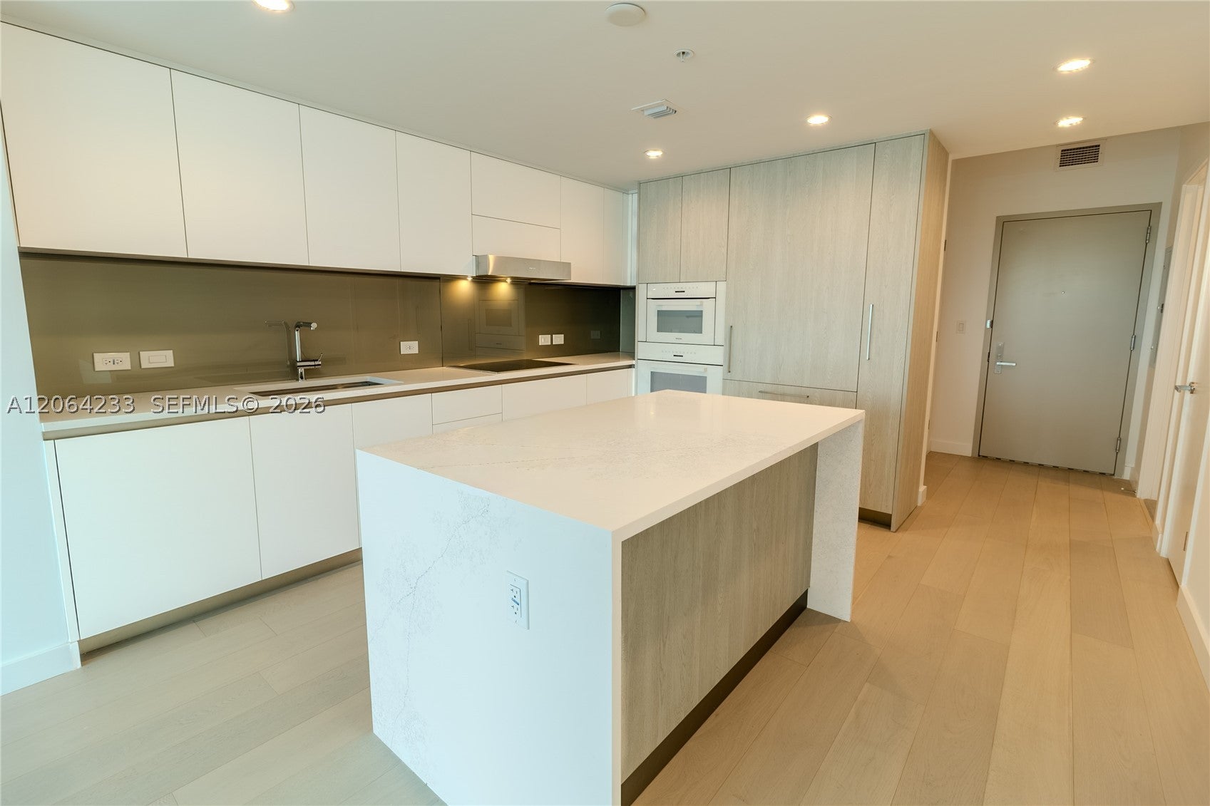 9221 E Bay Harbor Drive 307