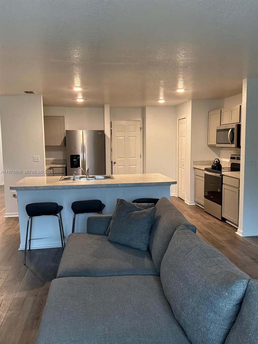 PORT ST LUCIE SECTION 9 - Residential Lease