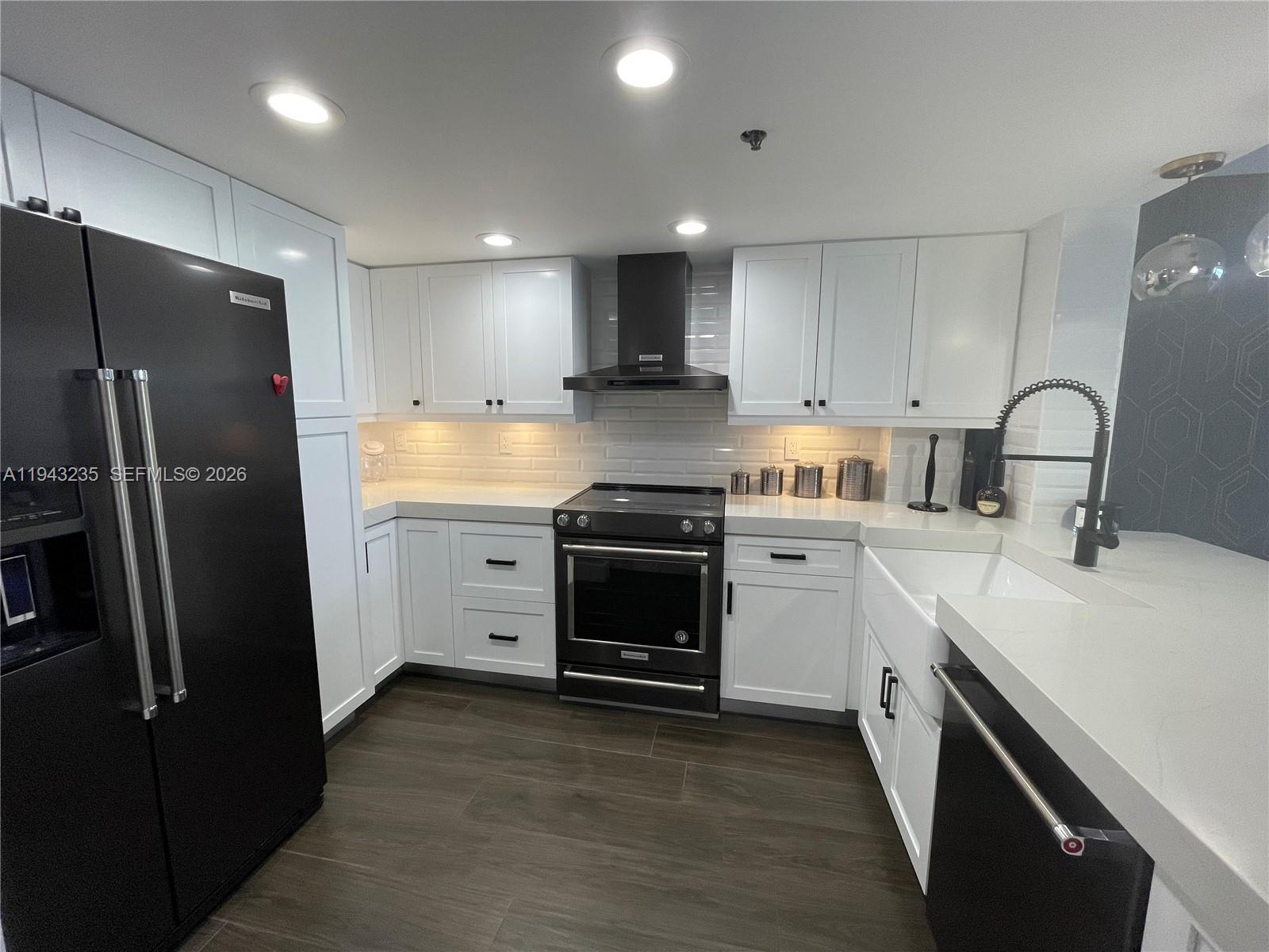 CLUB ATLANTIS CONDO - Residential