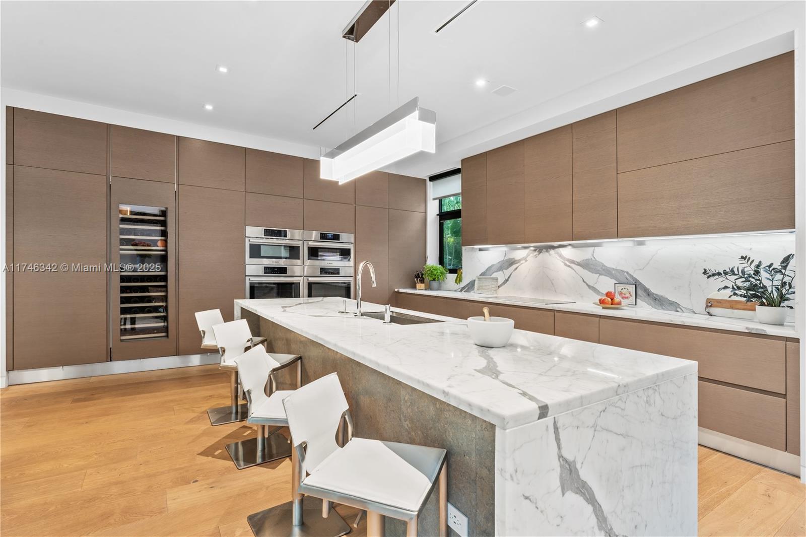 2803 Crystal Ct