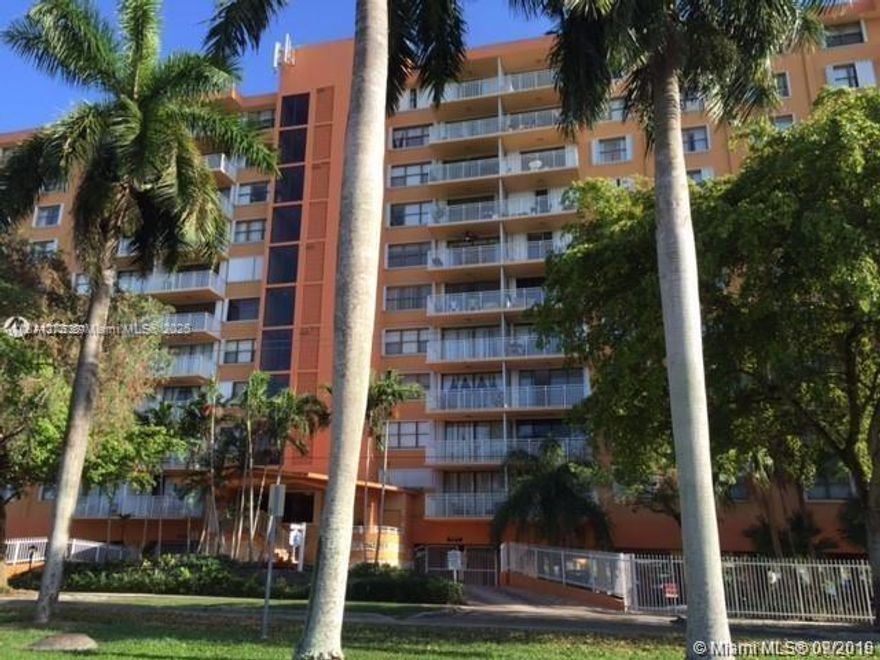Stunning apartment for rent in Watersite Tower, featuring two bedrooms and two bathrooms, 1,990 SF, abundant natural light, with assigned and guest parking, a gym, a pool, a party room, and a sauna. Laundry room on each floor.