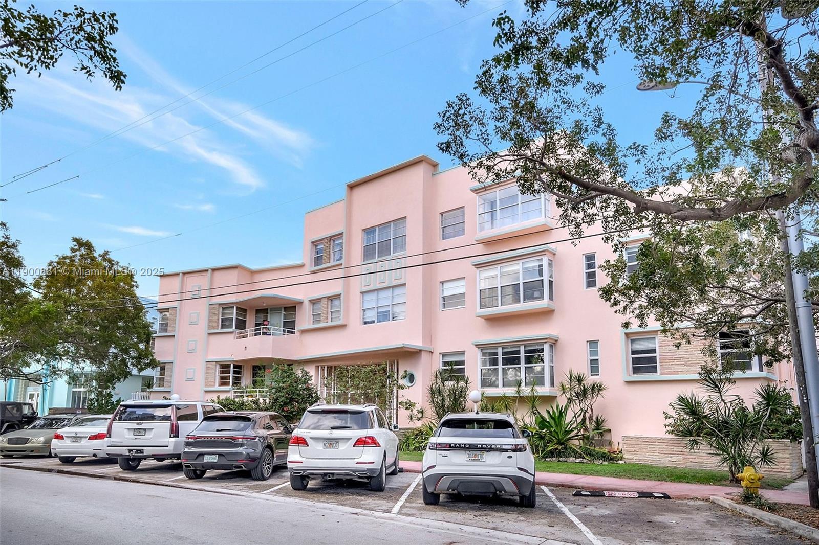 BAY DRIVE CONDO - Residential