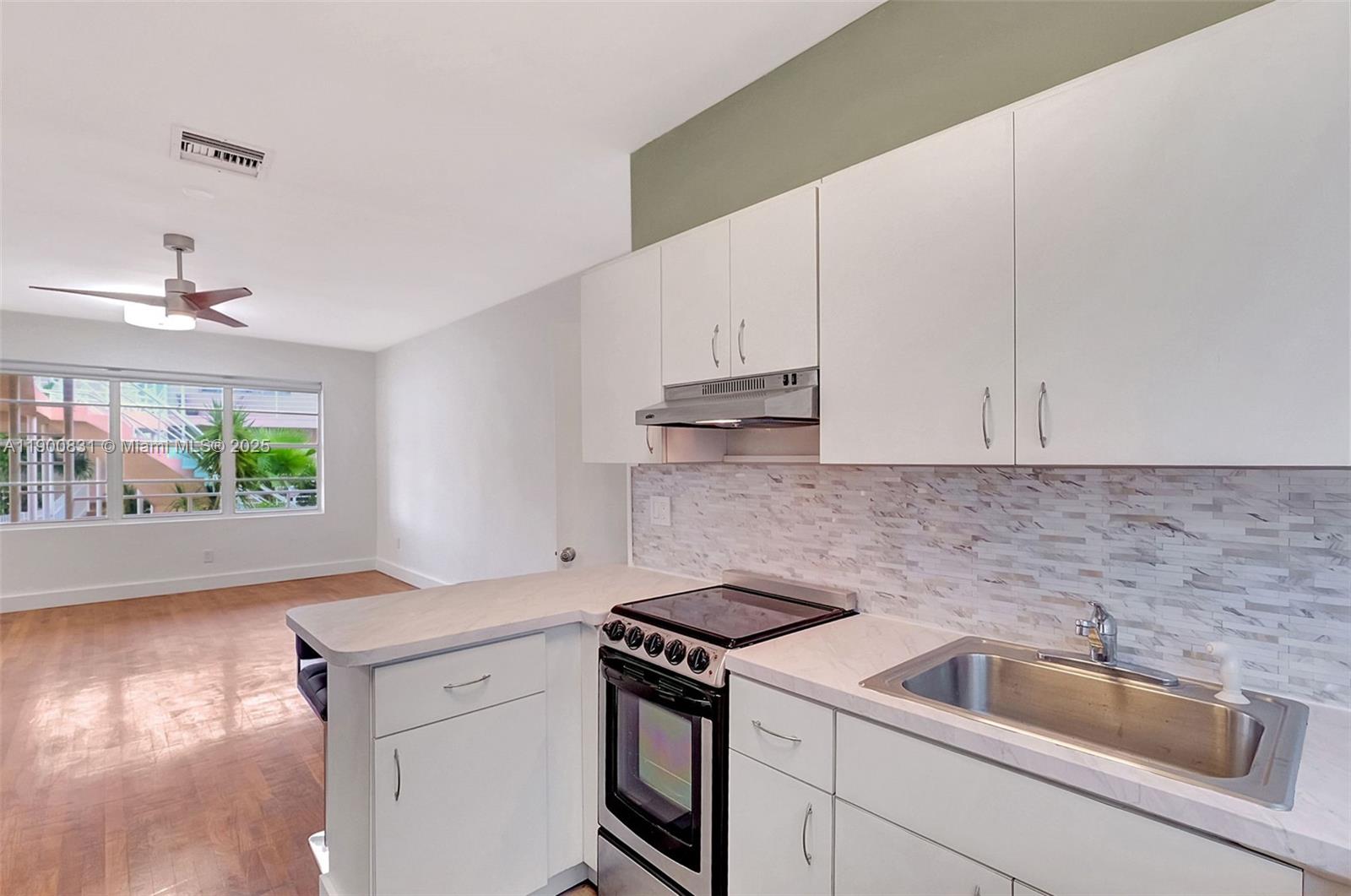 BAY DRIVE CONDO - Residential