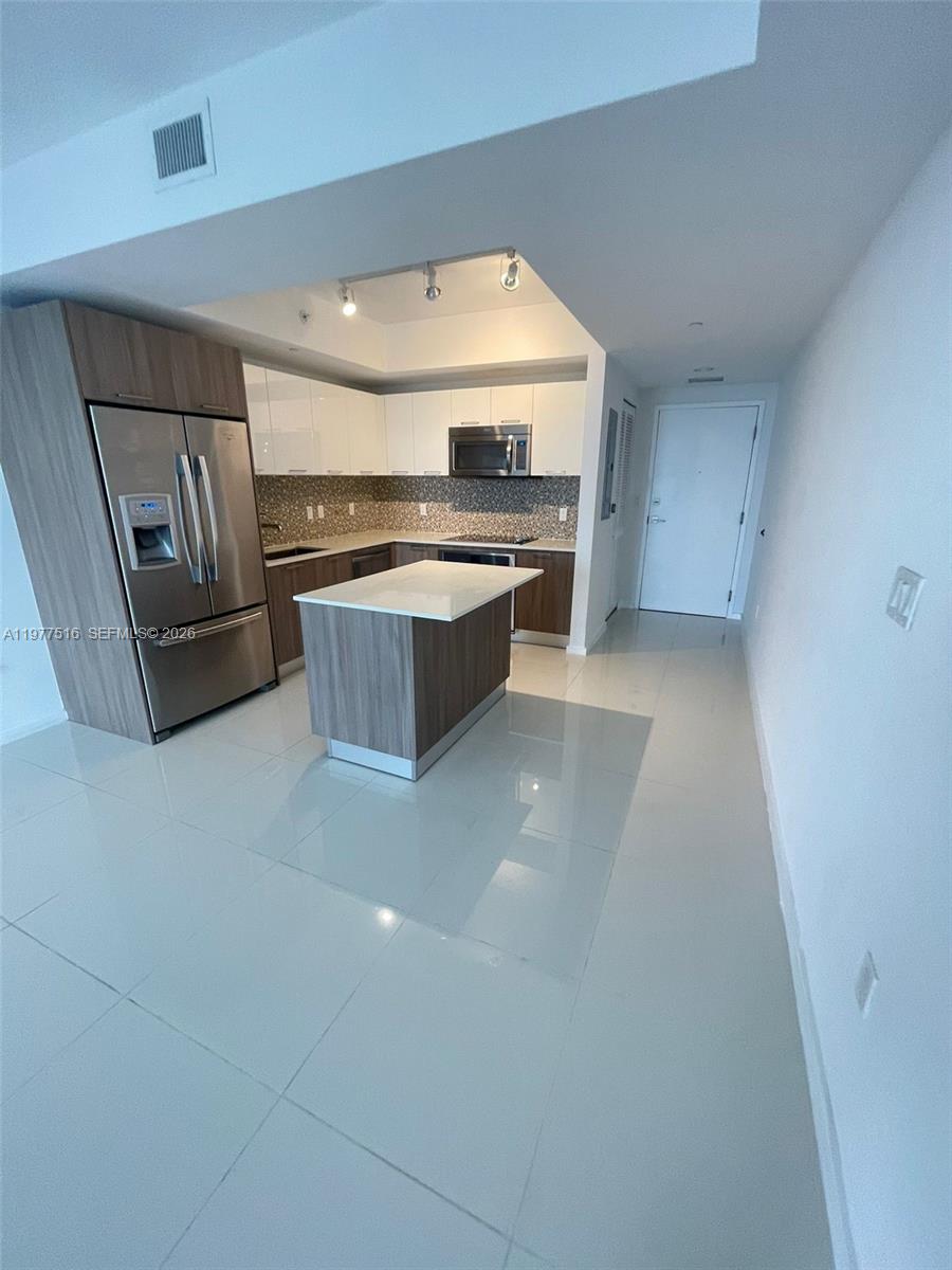 5300 PASEO CONDO - Residential Lease