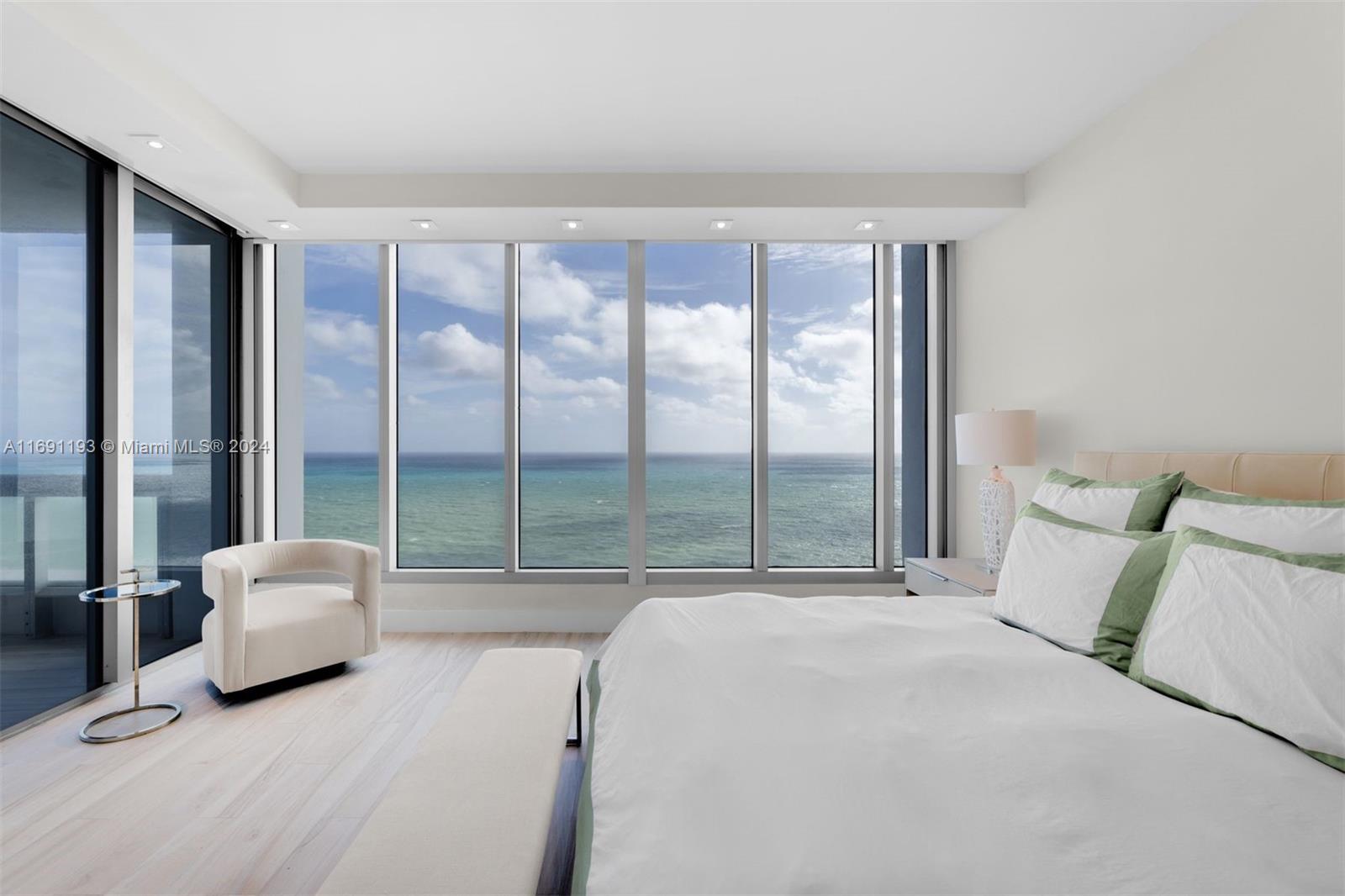 NORTH CARILLON BEACH COND - Residential