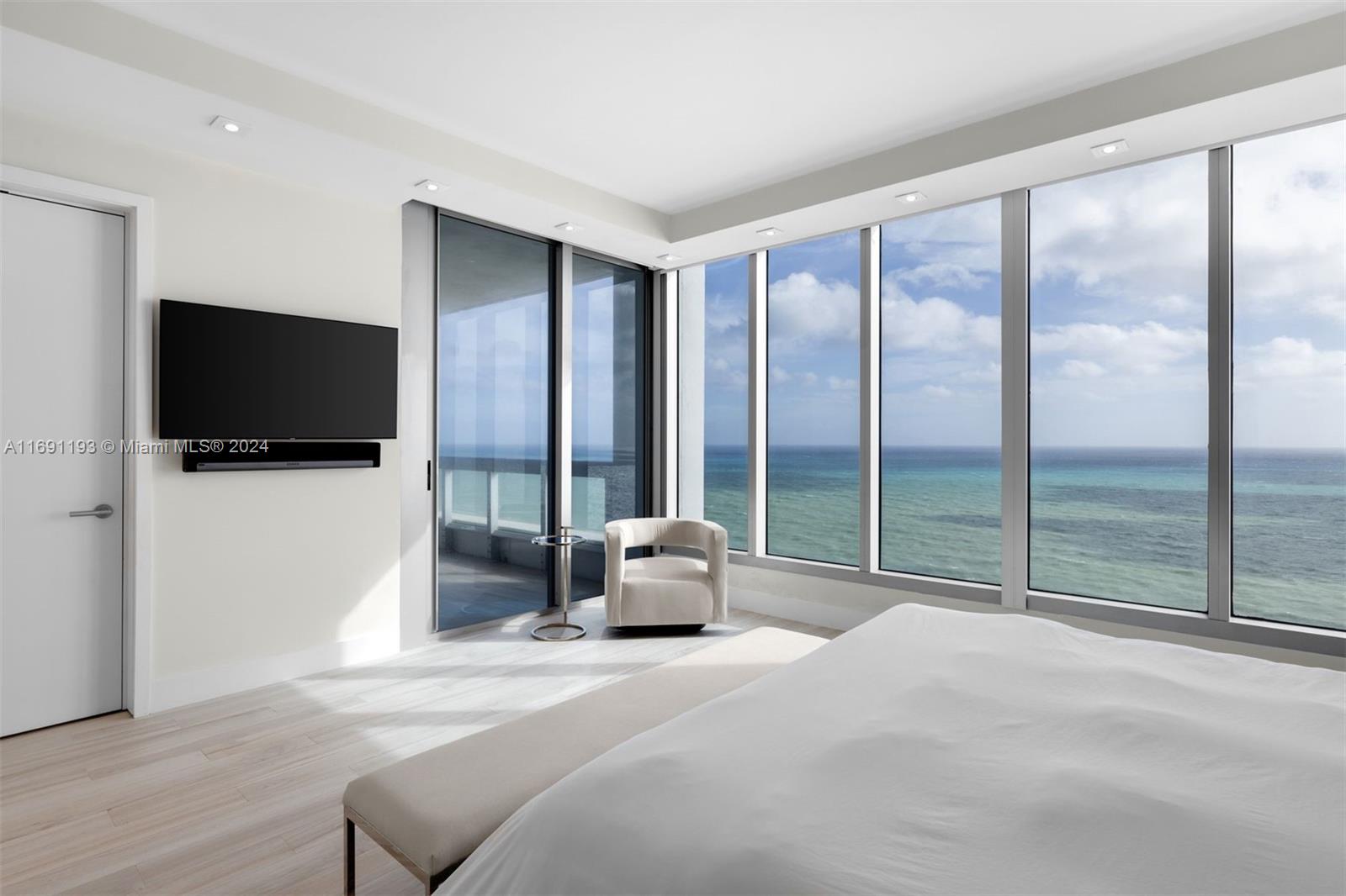 NORTH CARILLON BEACH COND - Residential