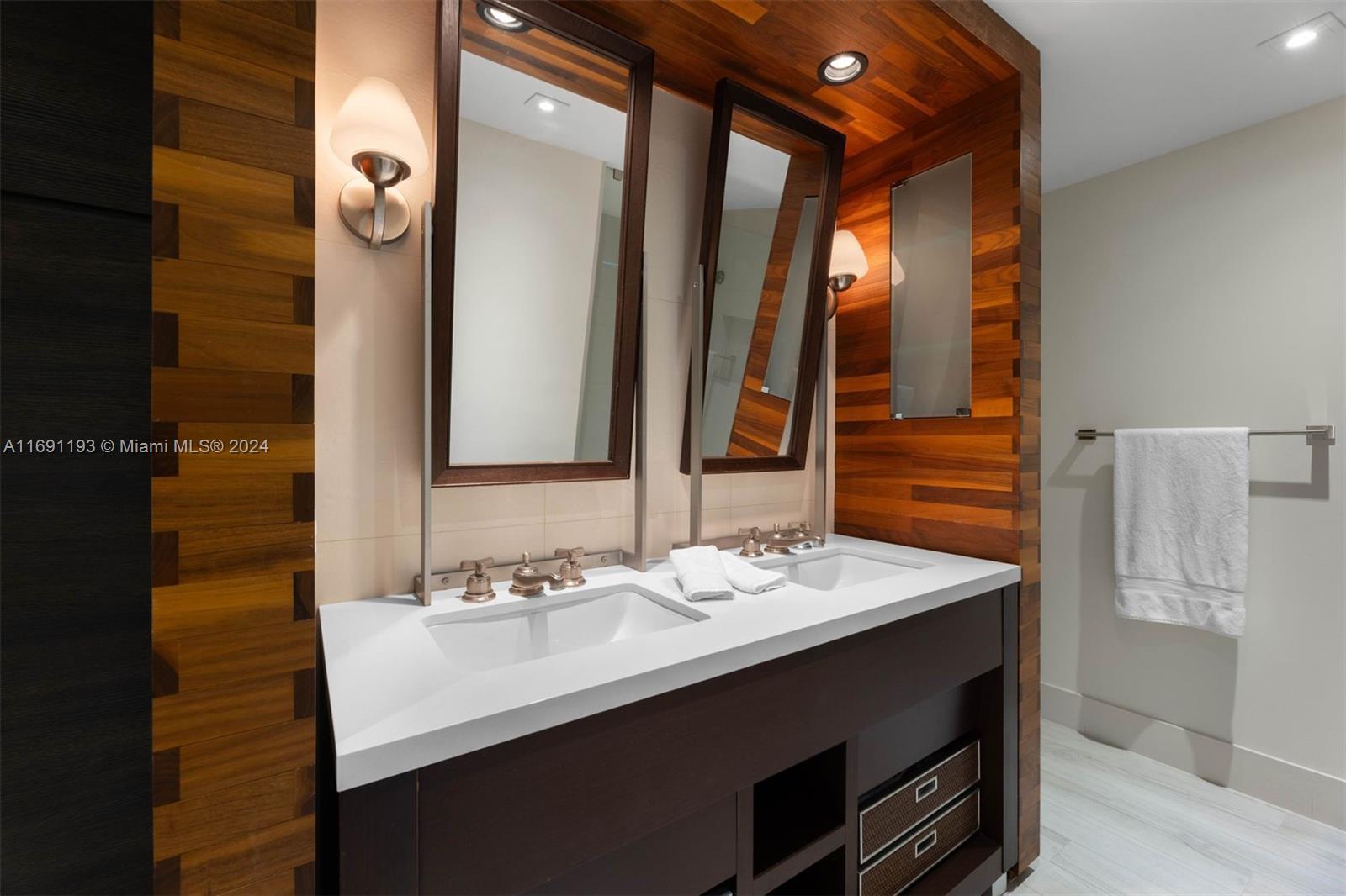 NORTH CARILLON BEACH COND - Residential