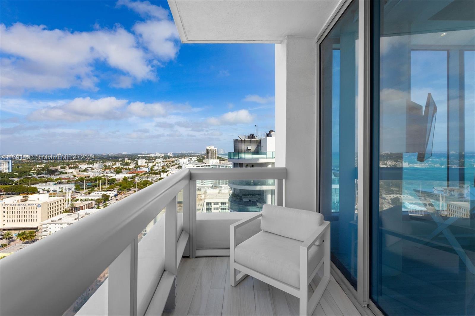 NORTH CARILLON BEACH COND - Residential