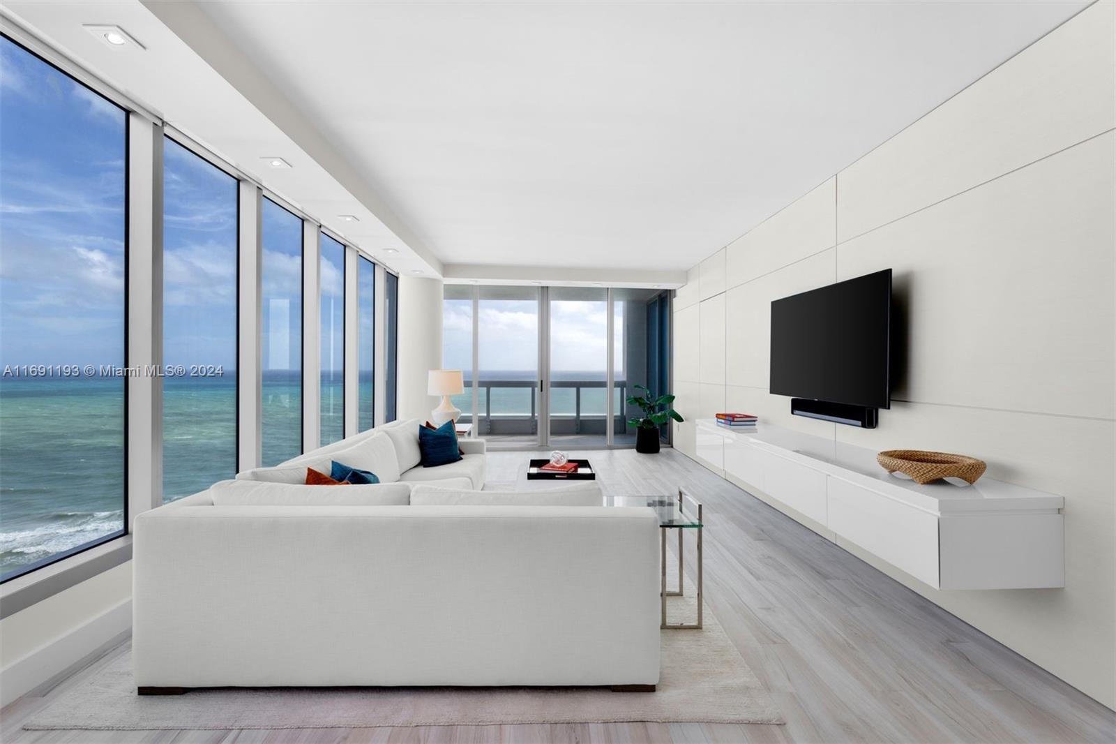 NORTH CARILLON BEACH COND - Residential