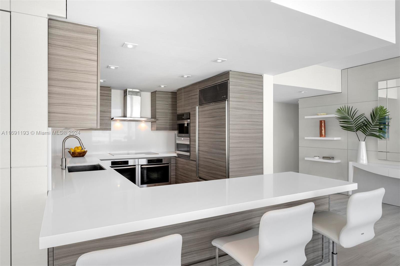 NORTH CARILLON BEACH COND - Residential