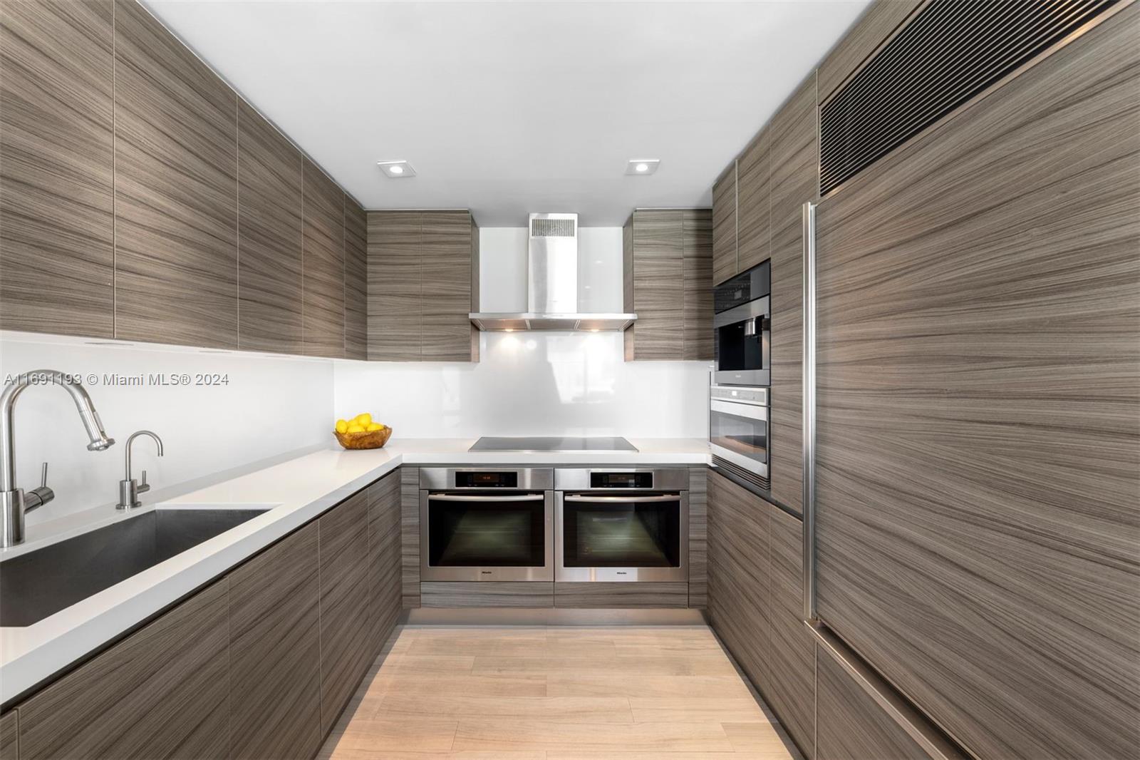 NORTH CARILLON BEACH COND - Residential