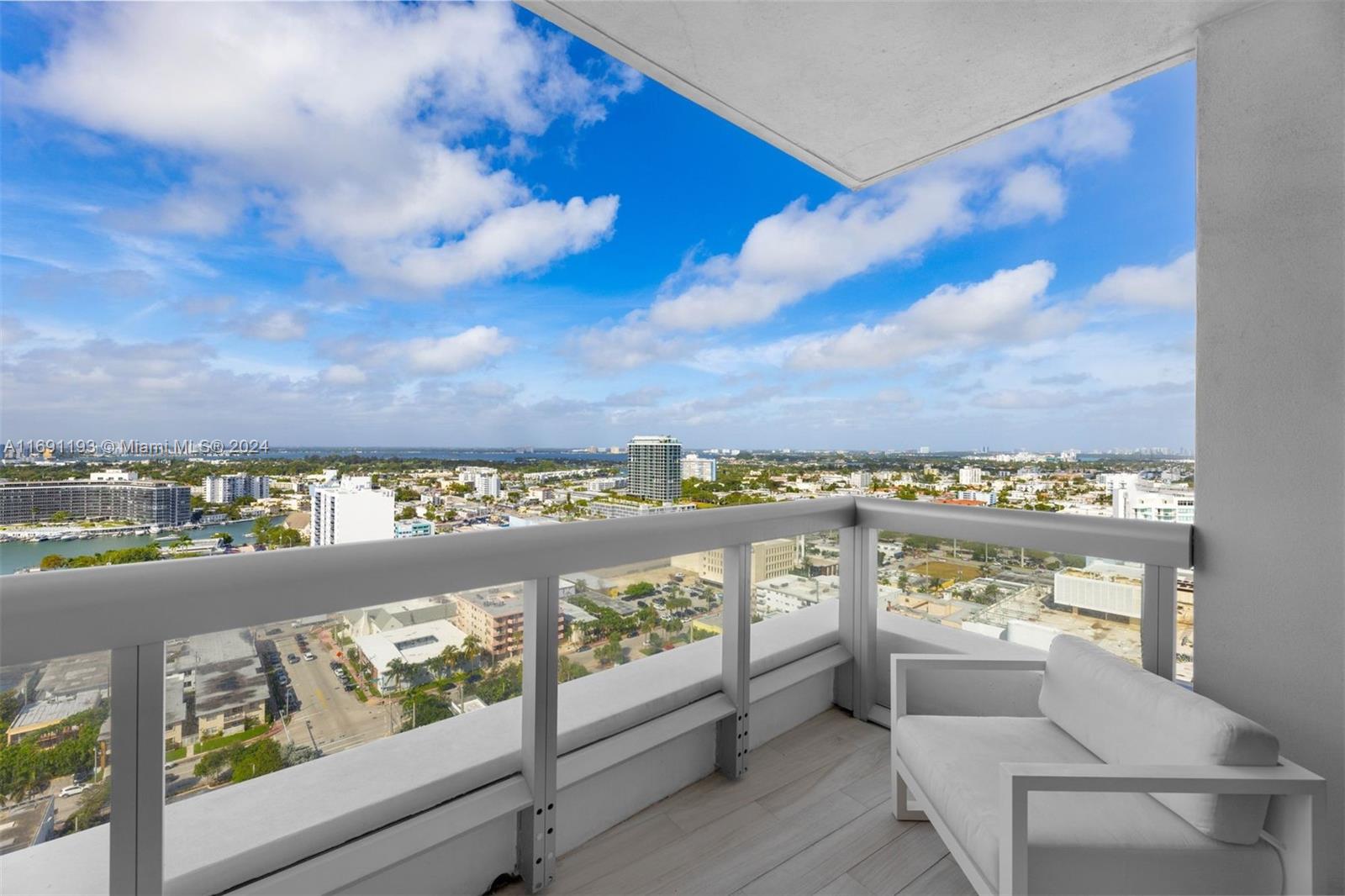 NORTH CARILLON BEACH COND - Residential