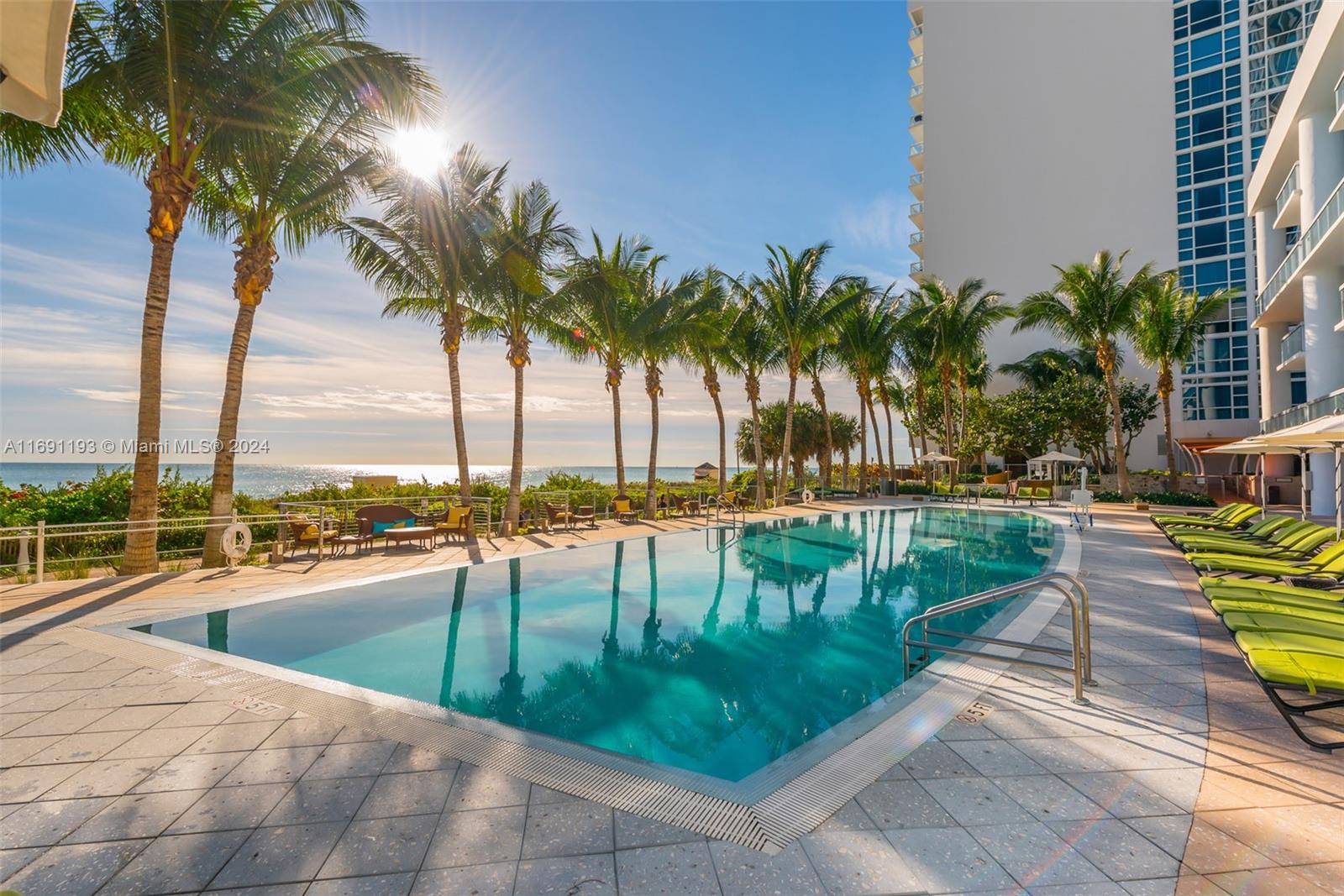 NORTH CARILLON BEACH COND - Residential