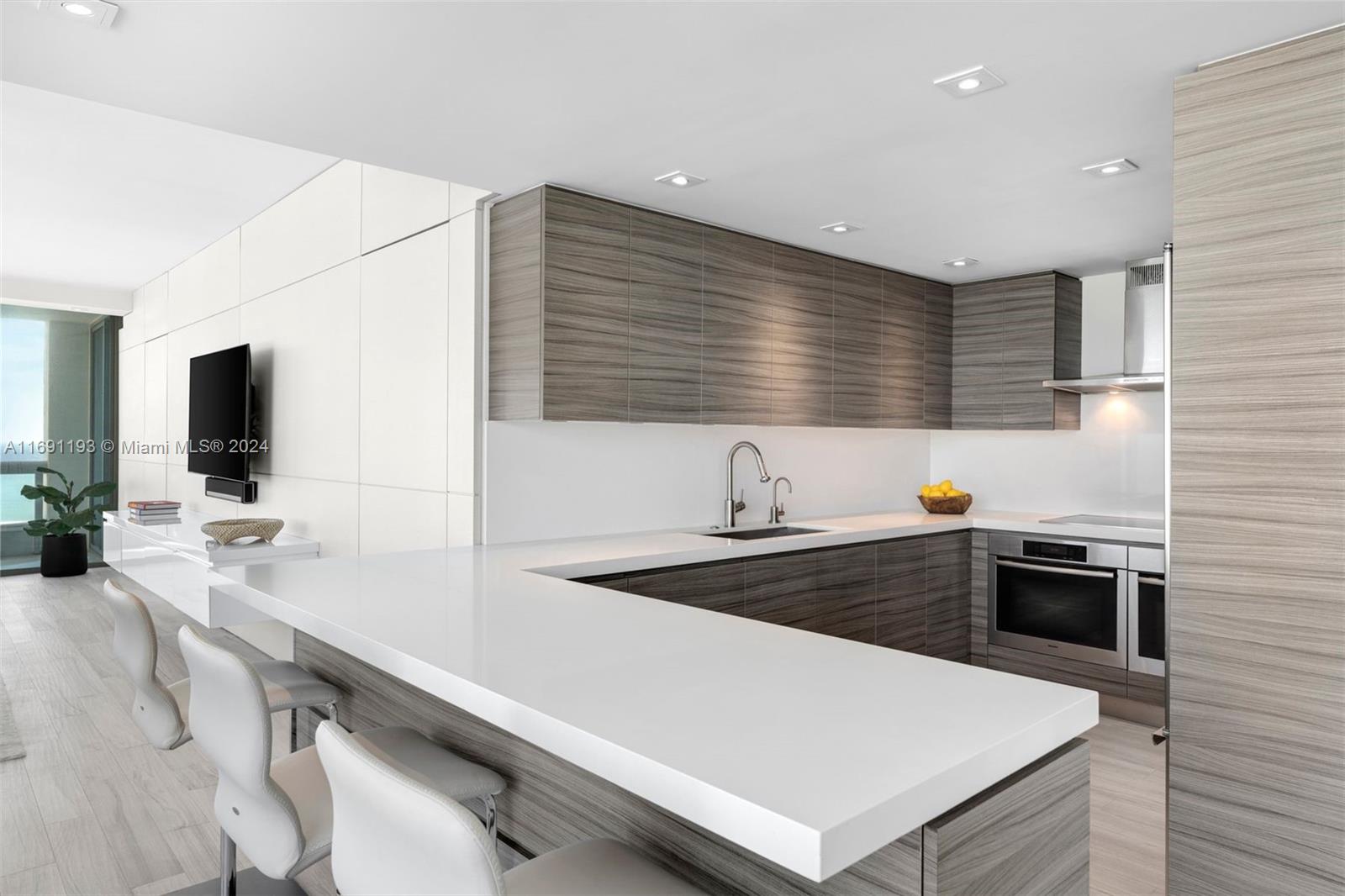 NORTH CARILLON BEACH COND - Residential