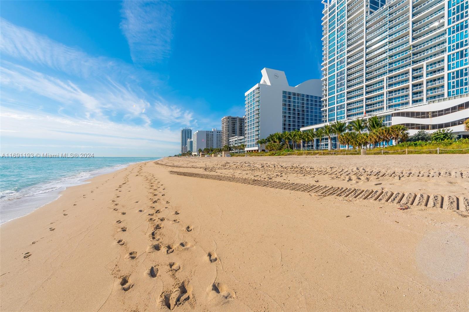 NORTH CARILLON BEACH COND - Residential