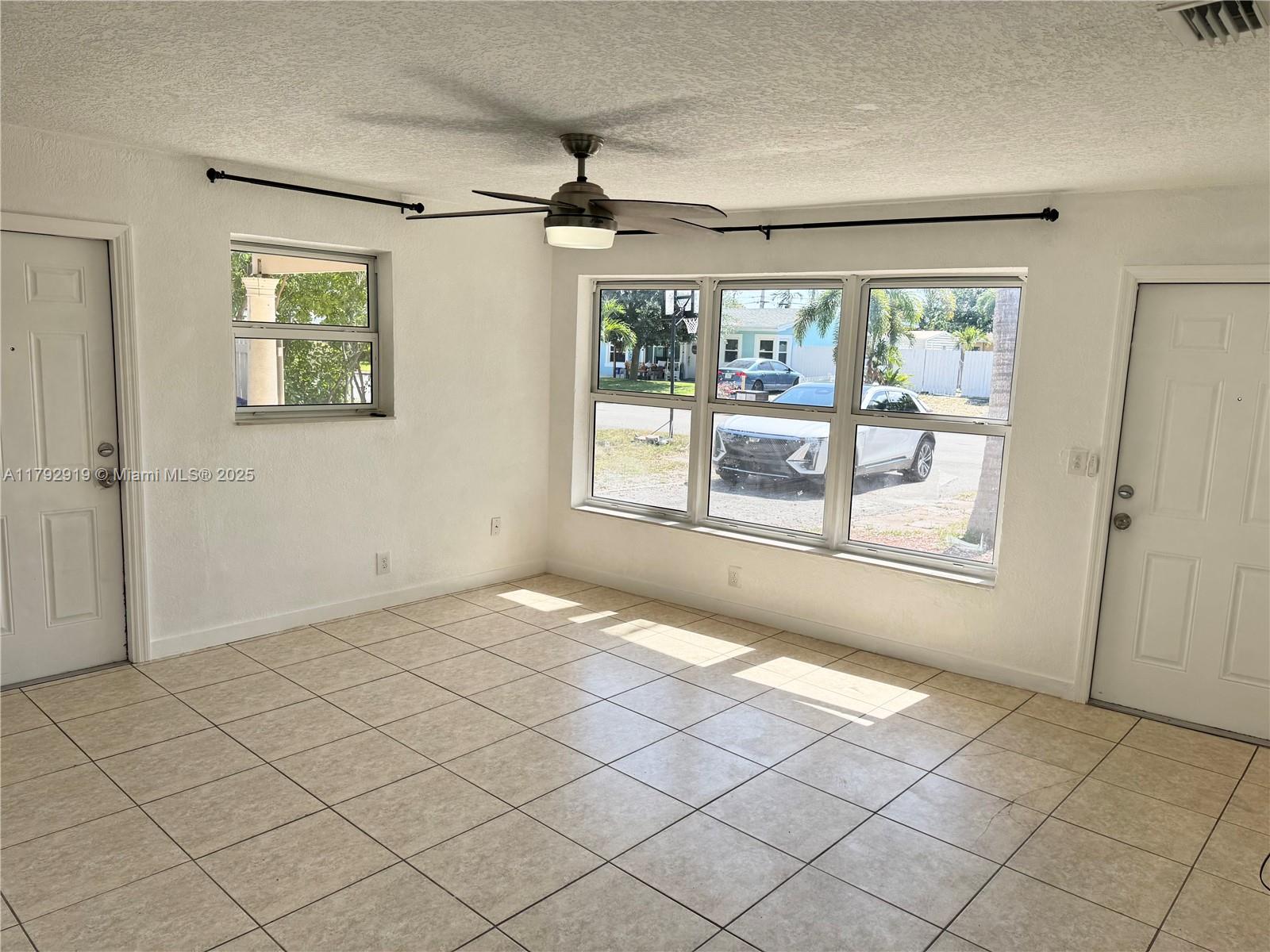 2801 NE 11th Ter
