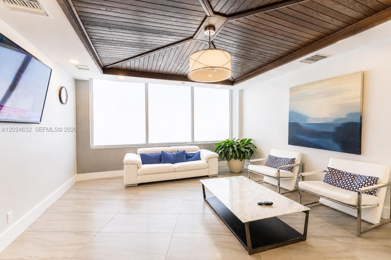 HAMPTONS WEST CONDO - Residential