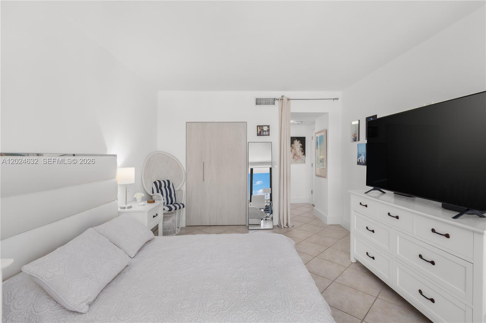 HAMPTONS WEST CONDO - Residential