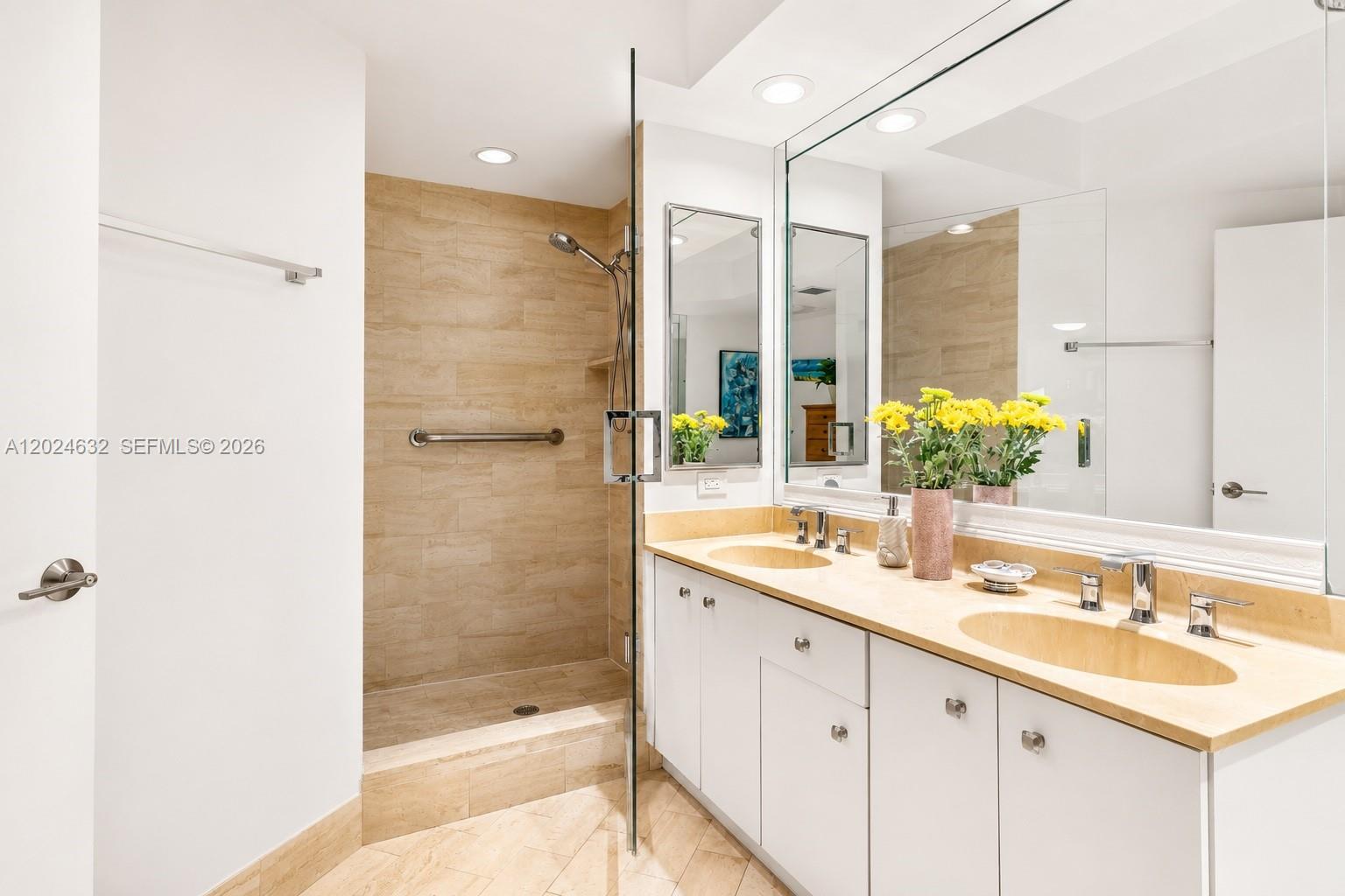 HAMPTONS WEST CONDO - Residential