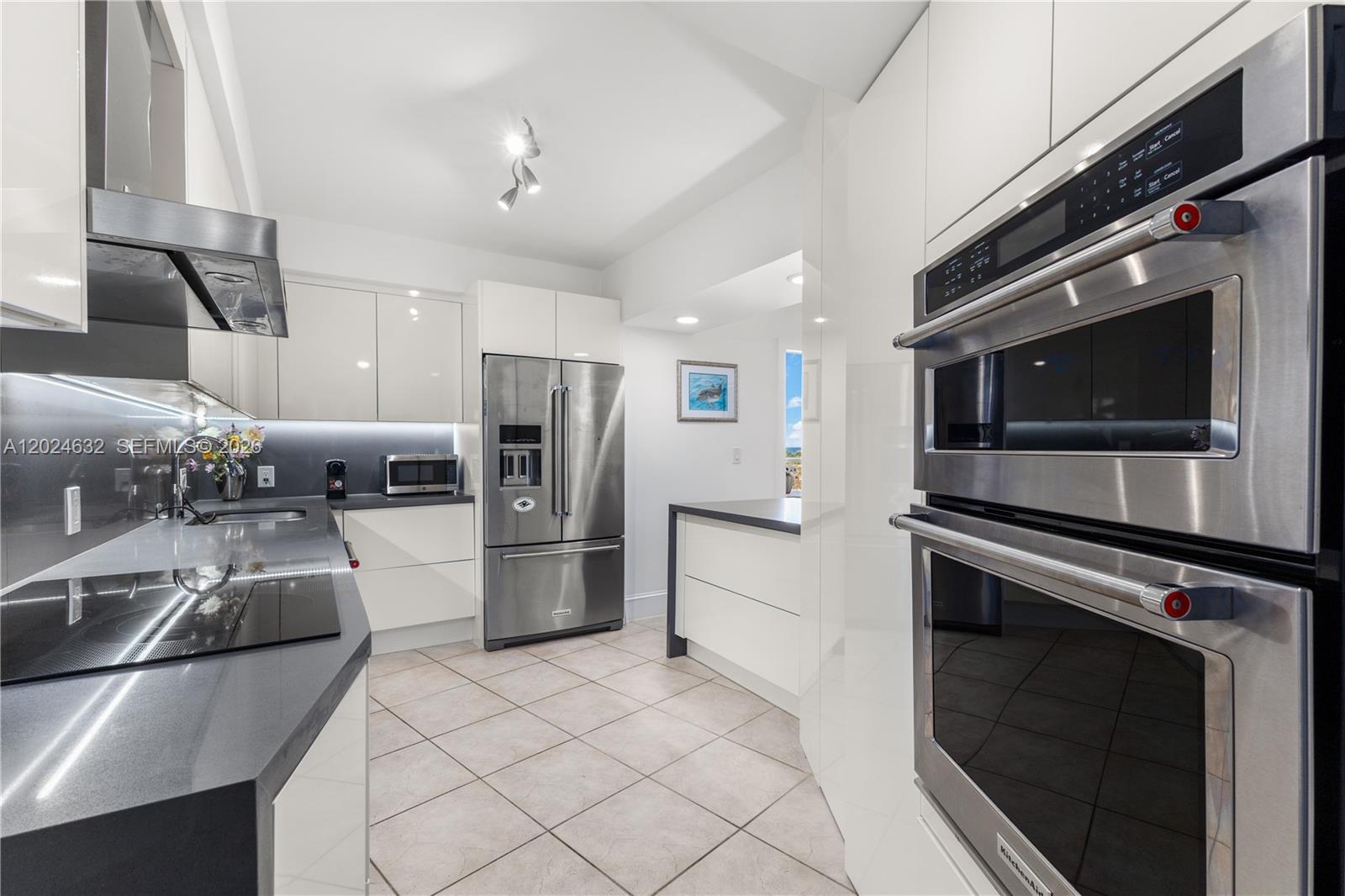 HAMPTONS WEST CONDO - Residential