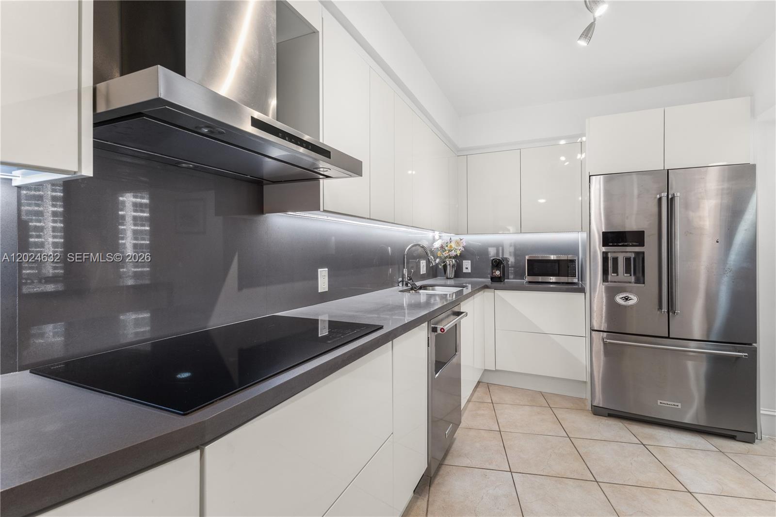 HAMPTONS WEST CONDO - Residential