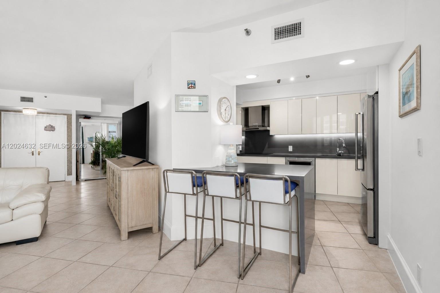 HAMPTONS WEST CONDO - Residential
