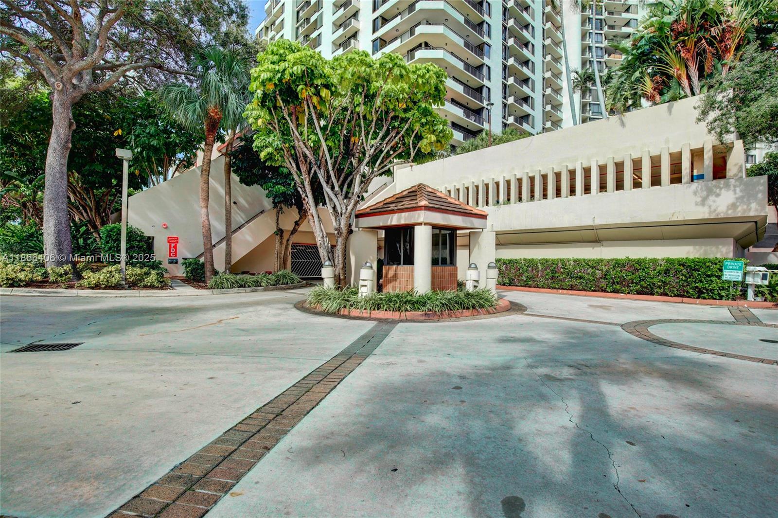 520 Brickell Key Dr
