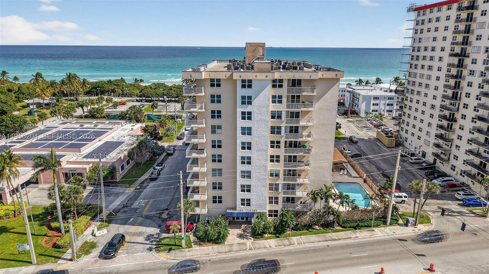 STRATFORD TOWERS CONDO - Residential