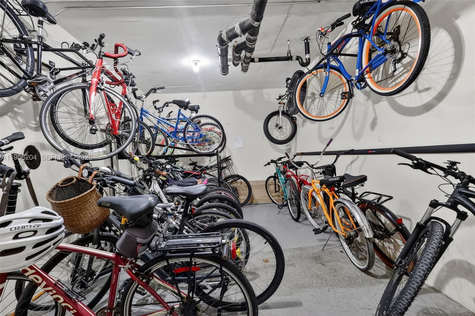 STRATFORD TOWERS CONDO - Residential