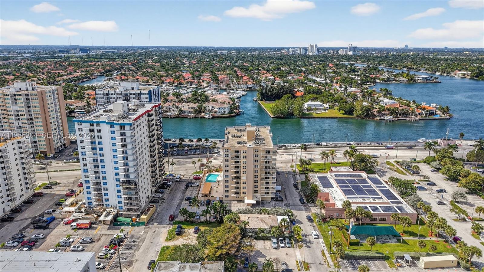 STRATFORD TOWERS CONDO - Residential